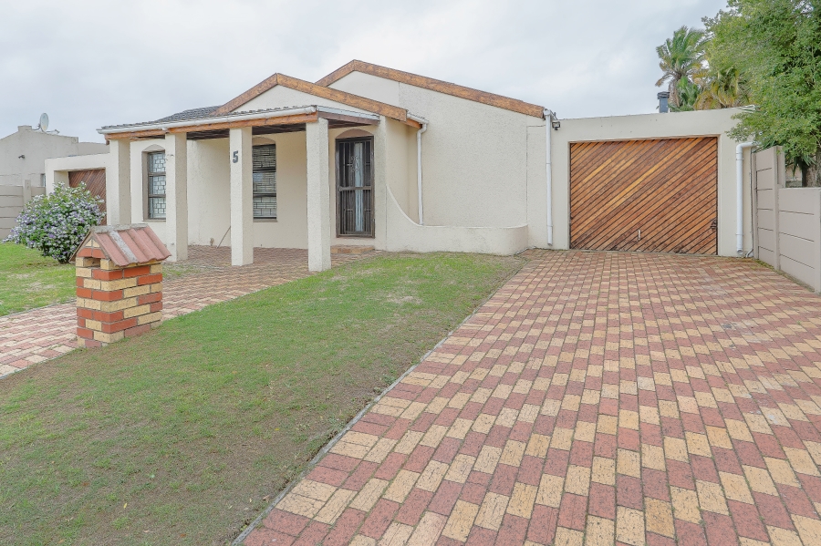 3 Bedroom Property for Sale in Highbury Western Cape